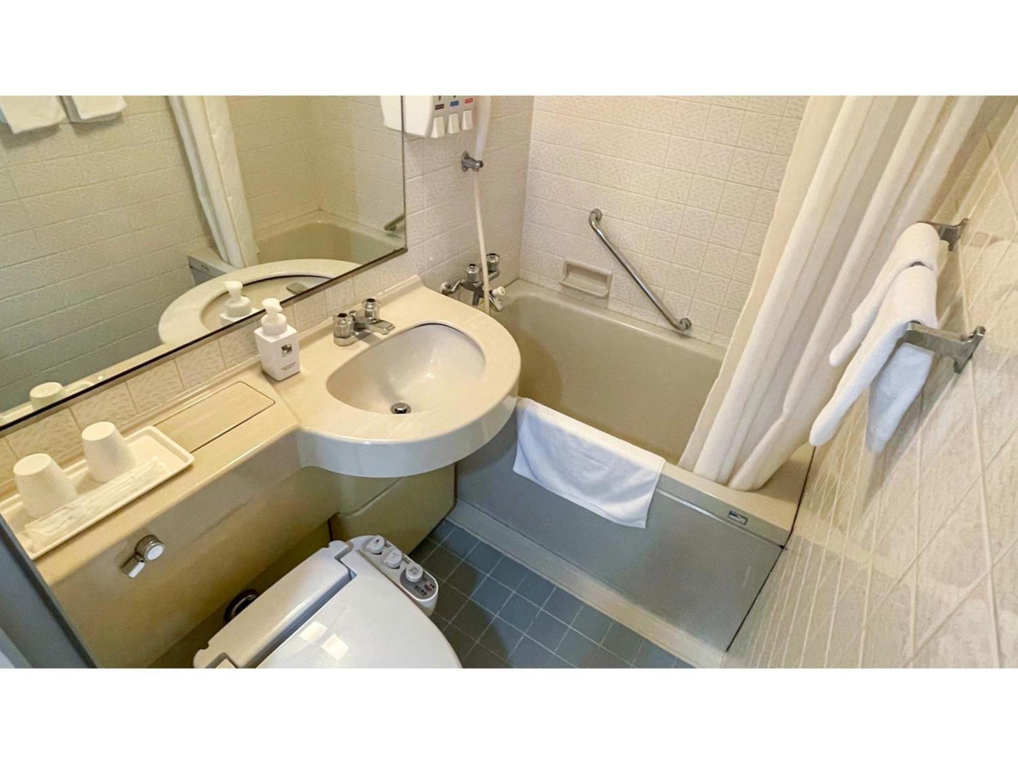 Takatsuki W&M Hotel - Vacation Stay 48546V Екстериор снимка